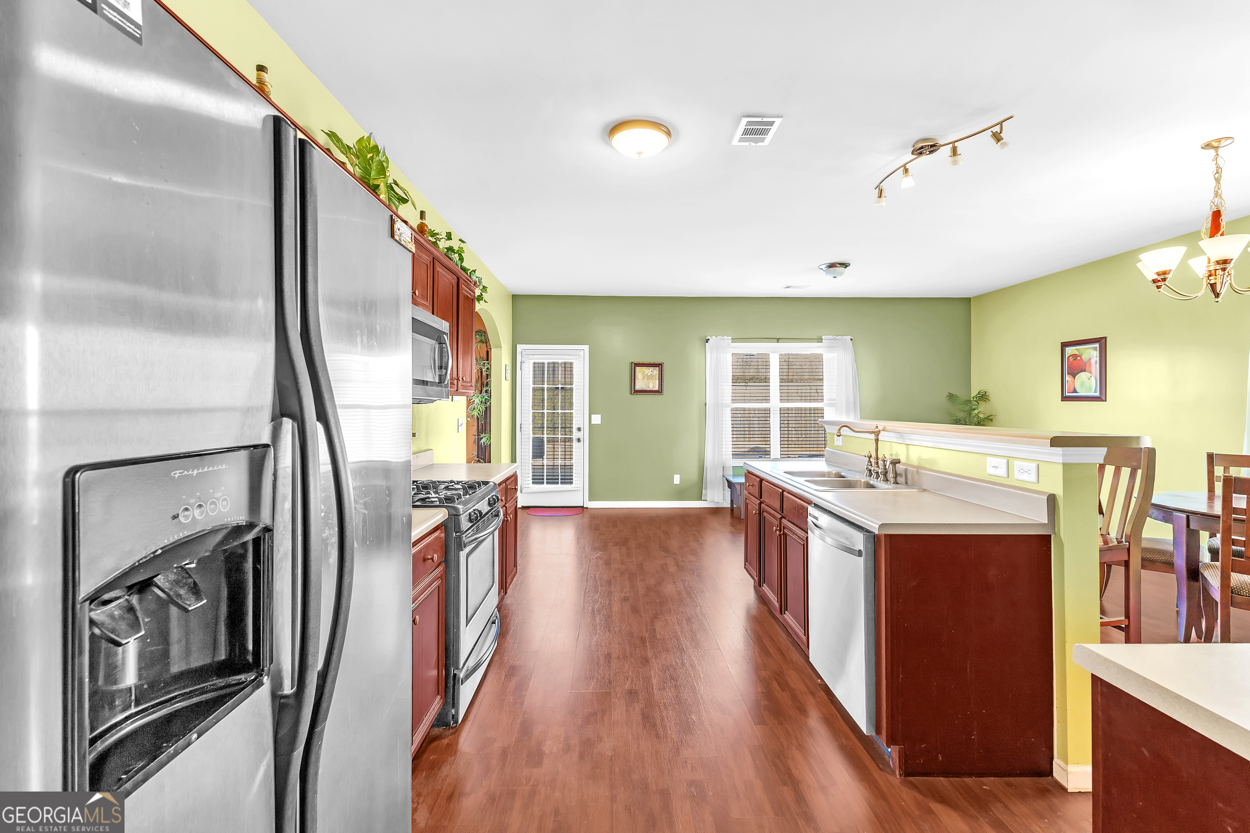 McDonough, Georgia 30252, United States, 5 Bedrooms Bedrooms, ,4 BathroomsBathrooms,Residential,Active,14203