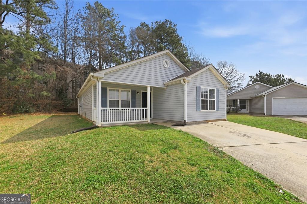 Photo of 1626 Hallmark Hills Dr, Griffin, GA 30223 (MLS # 10696957)