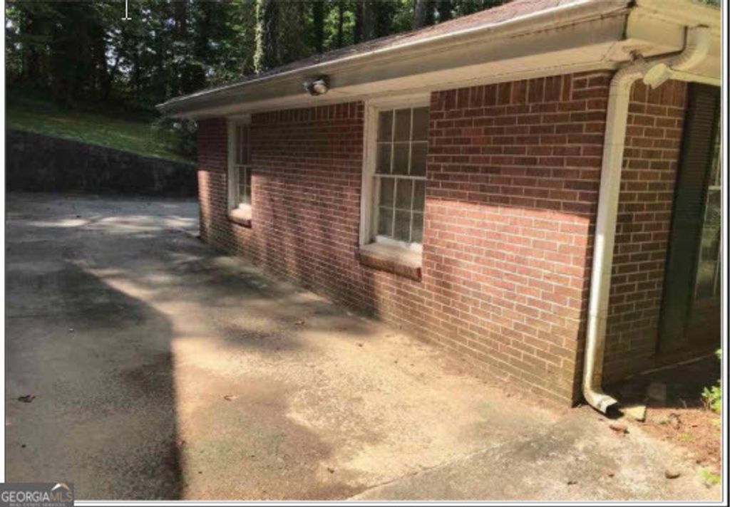 Photo of 2680 Headland Drive, East Point, GA 30344 (MLS # 10658207)