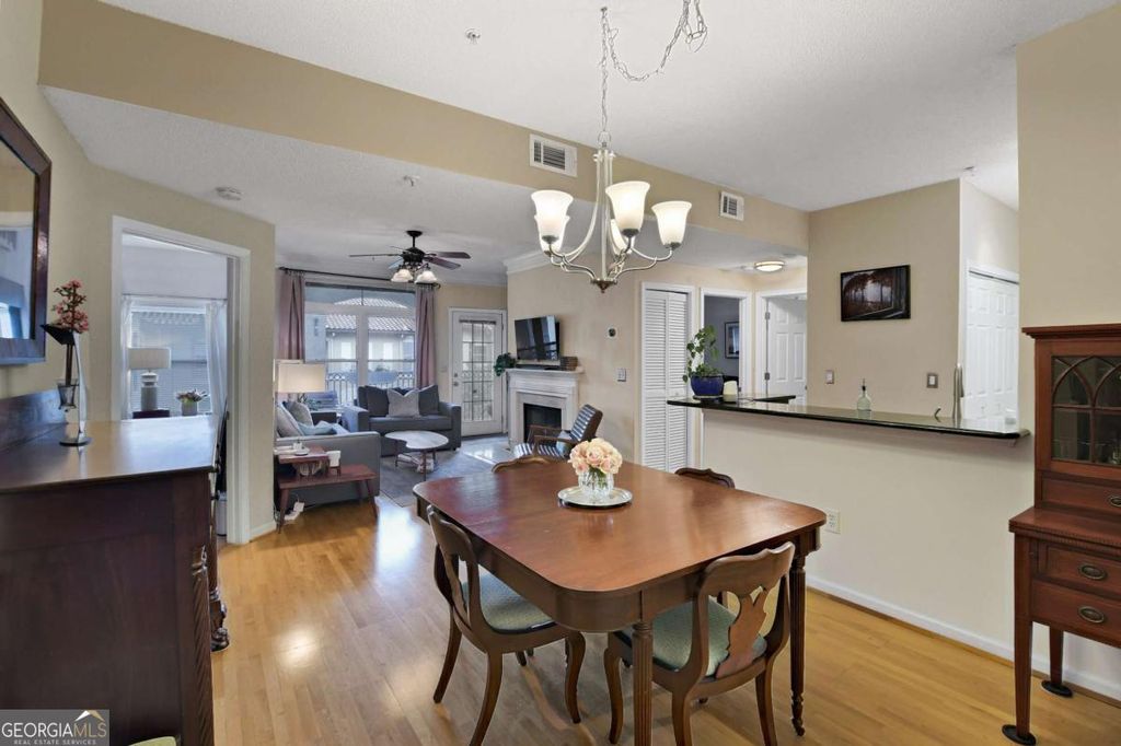 Photo of 955 Juniper Street NE #4324, Atlanta, GA 30309 (MLS # 10650497)