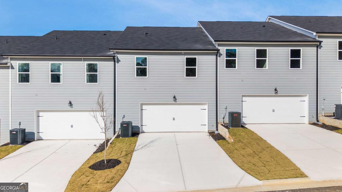 405 Whitehorse WAY 40