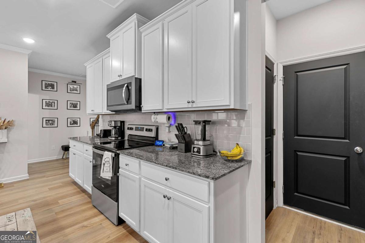 715 River Gardens DR SE