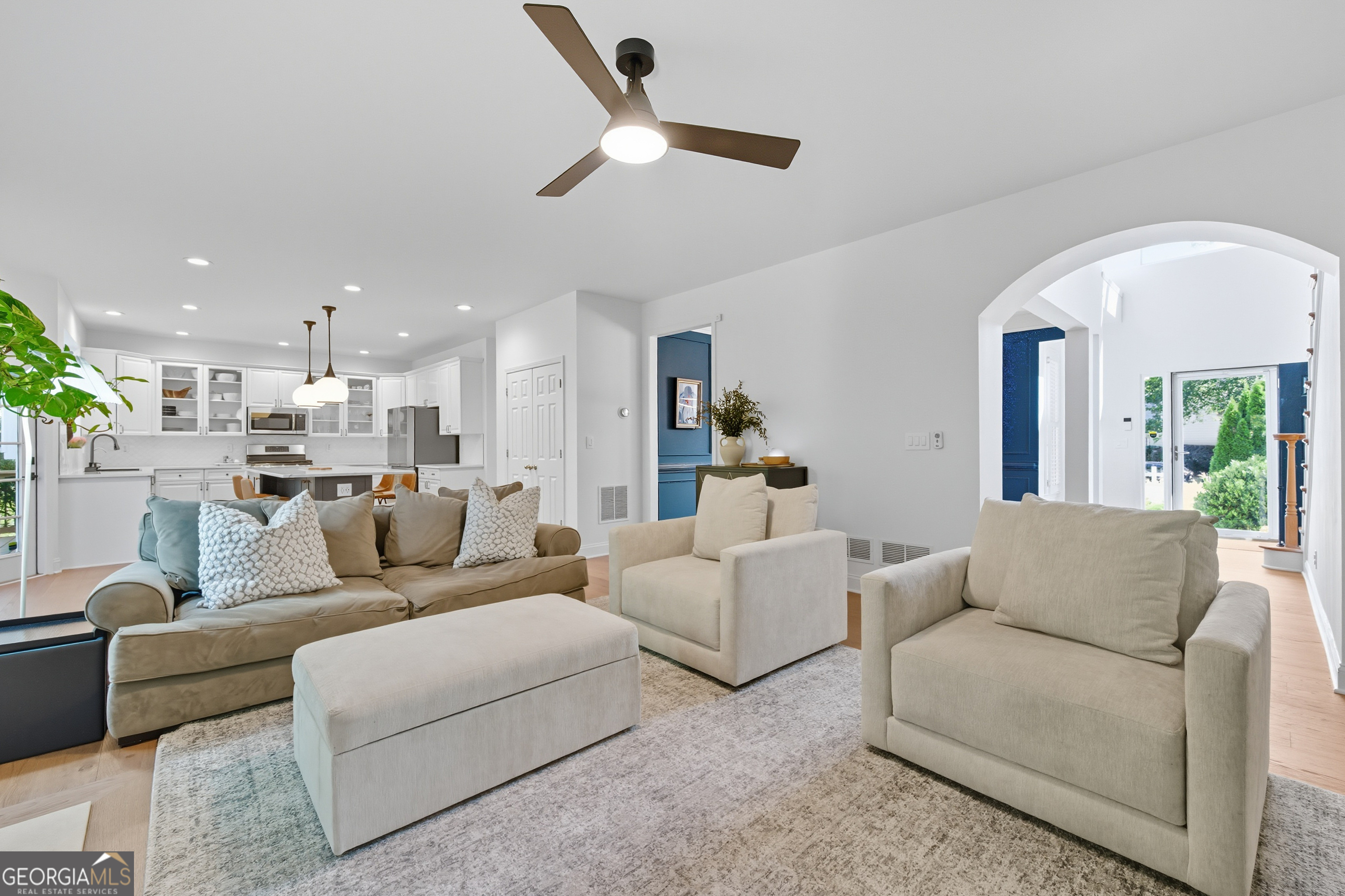 2484 Madison CMNS