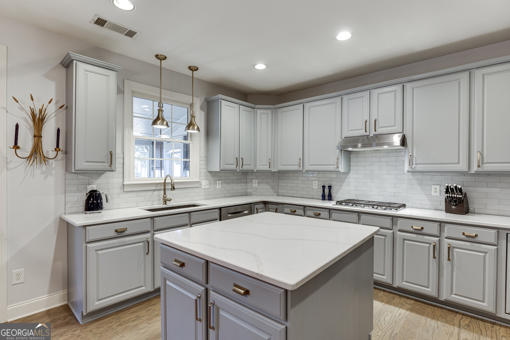 3642 Carriage Glen WAY