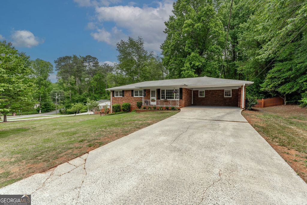 Photo of 3030 Mary Drive, Marietta, GA 30066 (MLS # 10770448)