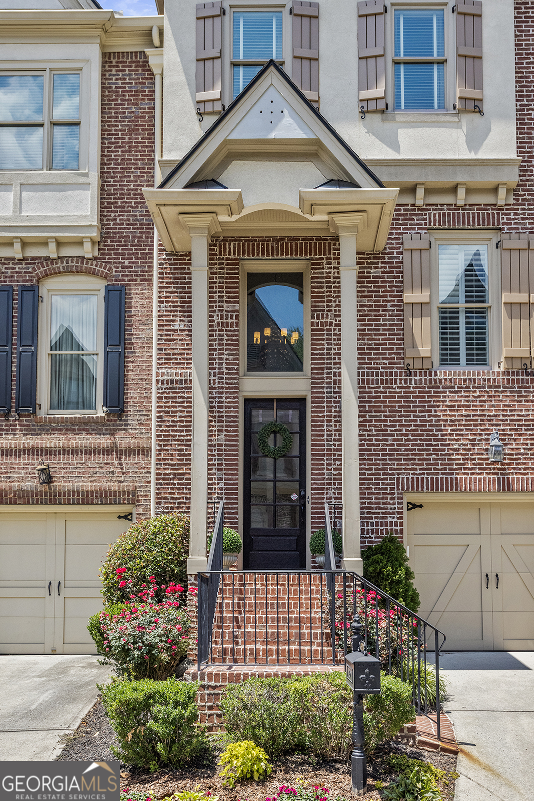 1958 Saxon Valley CIR NE