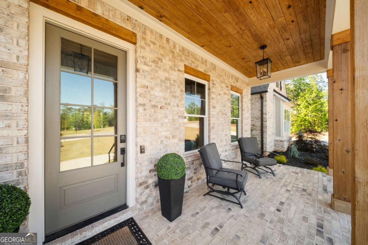 40 Fernbank WAY