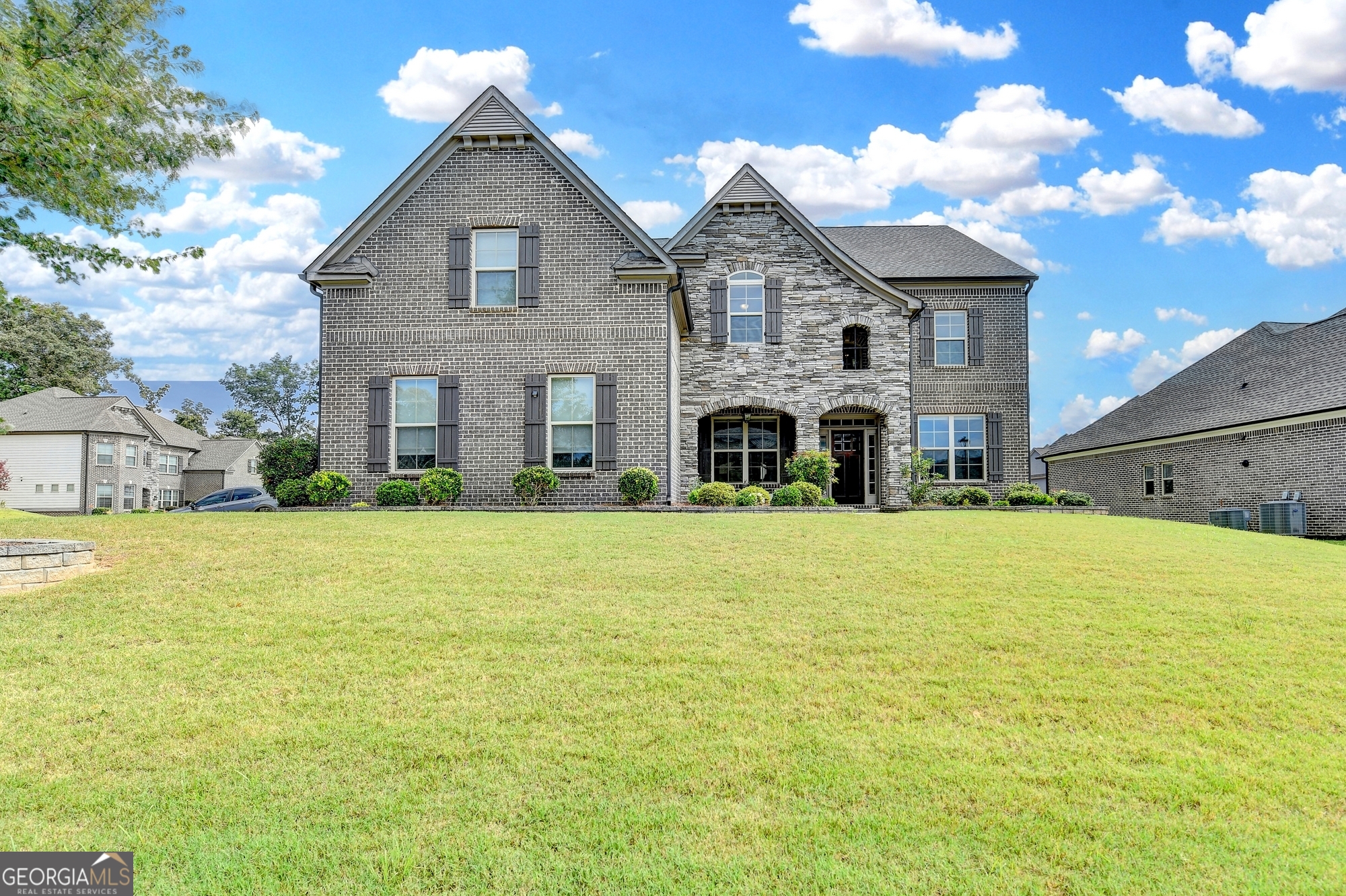 4310 Woodward Walk LN