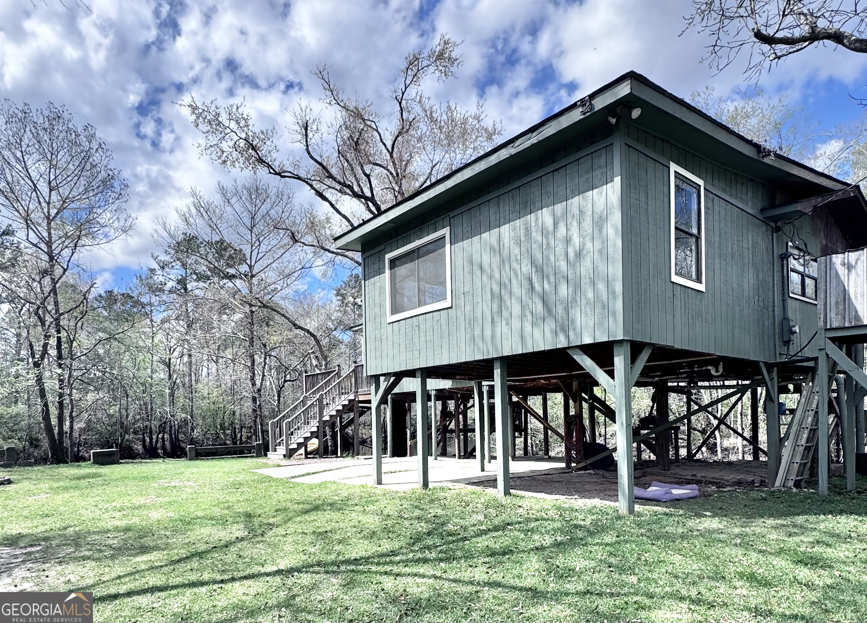 1427 & 1427C Magnolia RD