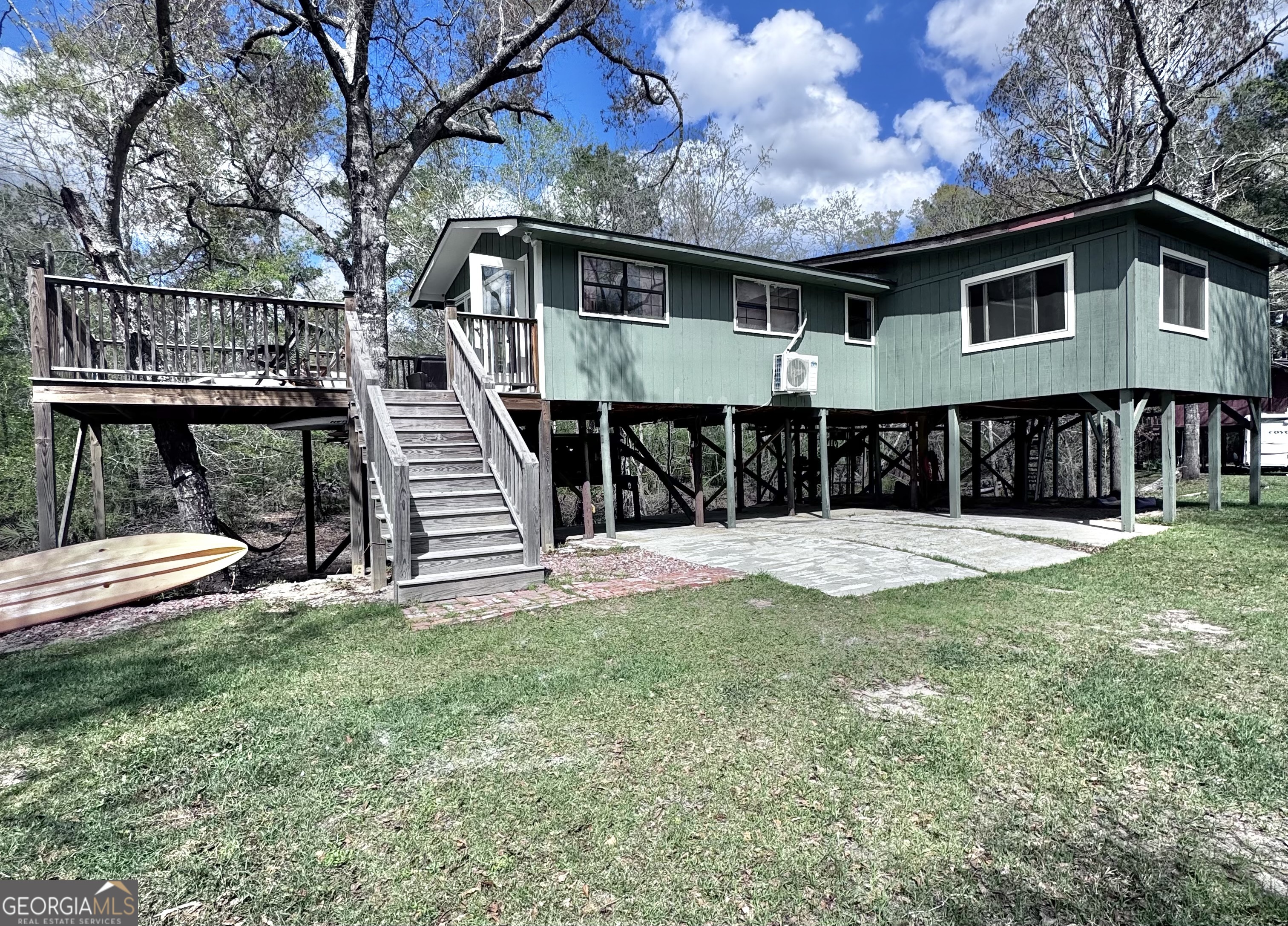 1427 & 1427C Magnolia RD