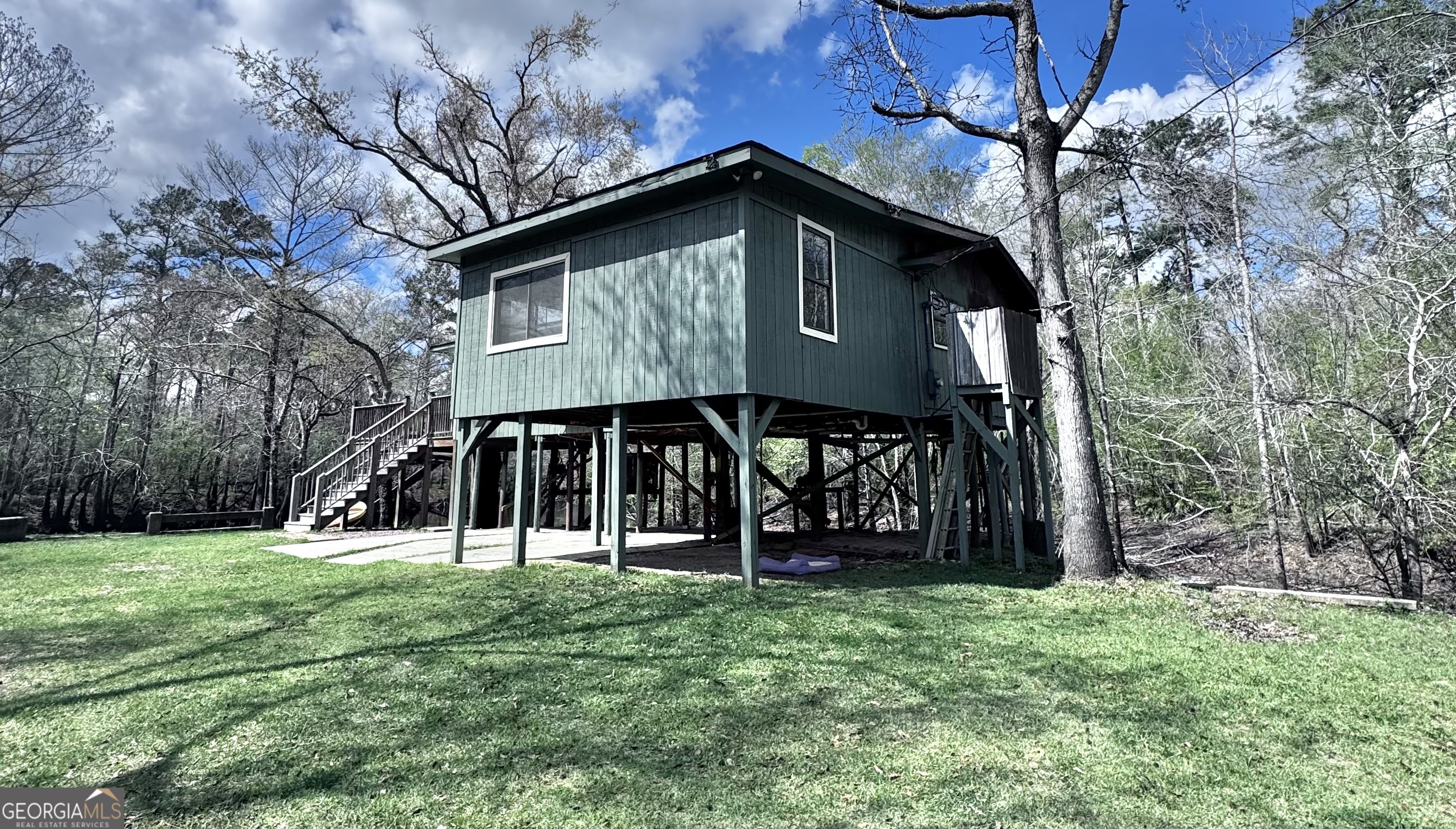 1427 & 1427C Magnolia RD