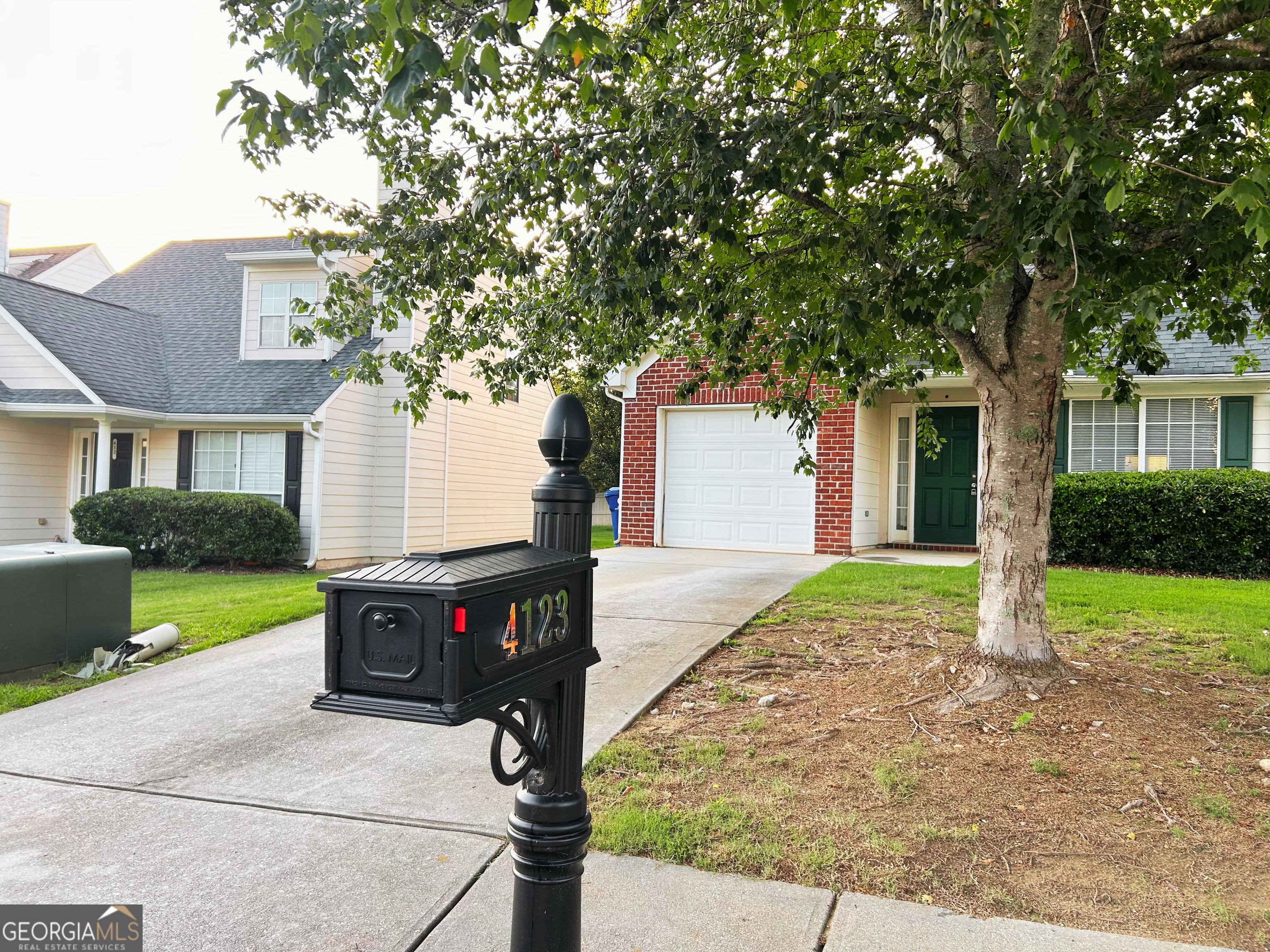 4123 Ravenwood CT