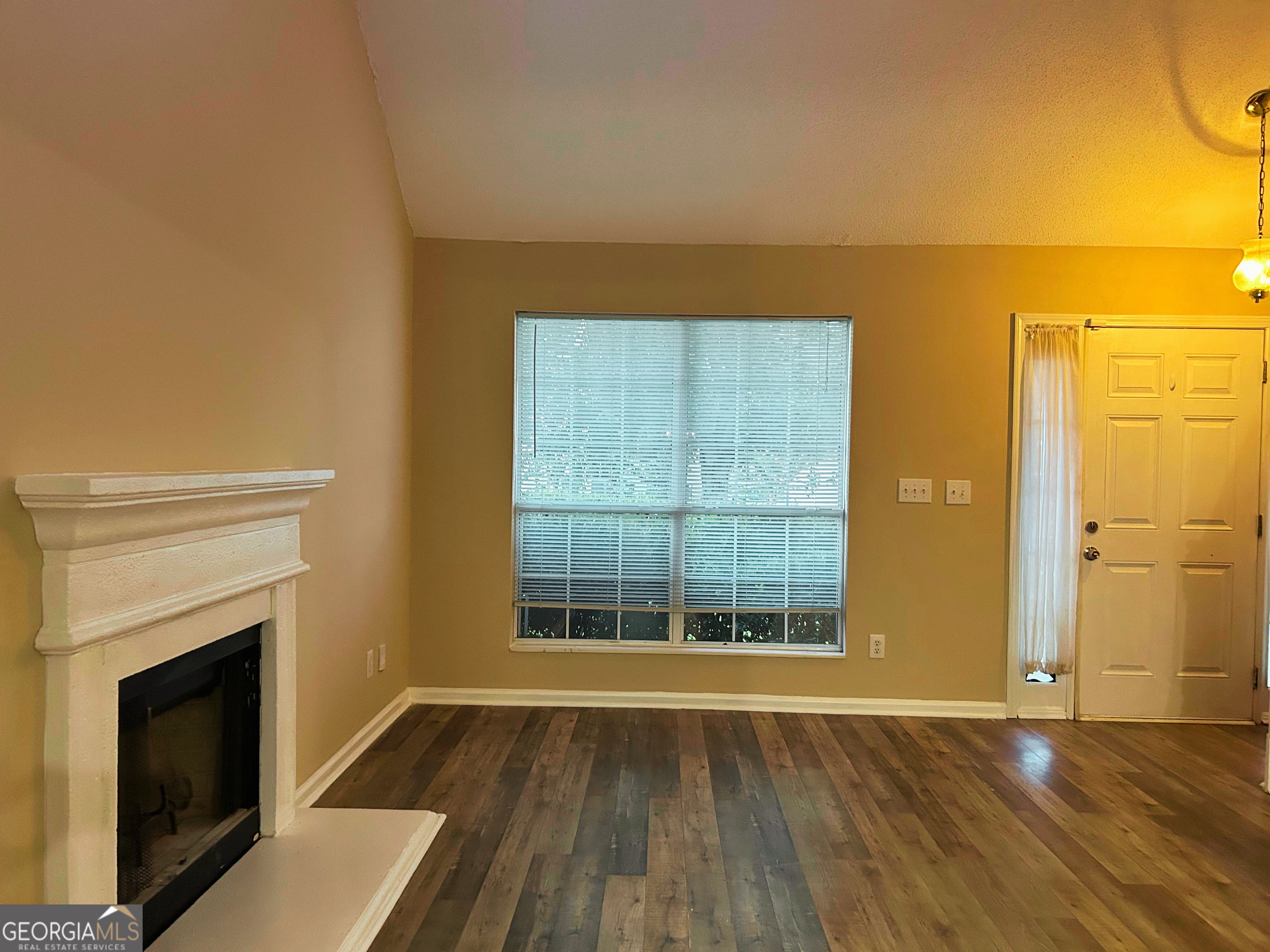 4123 Ravenwood CT