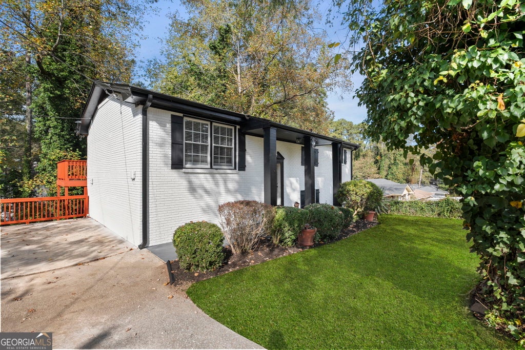Photo of 1969 Valley Ridge Drive SW, Atlanta, GA 30331 (MLS # 10804028)