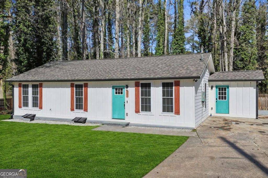 Photo of 445 Arnold Avenue, Marietta, GA 30066 (MLS # 10691750)