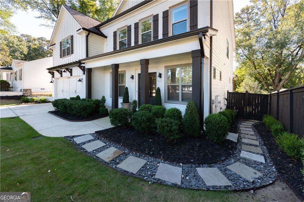 1929 Dresden DR NE