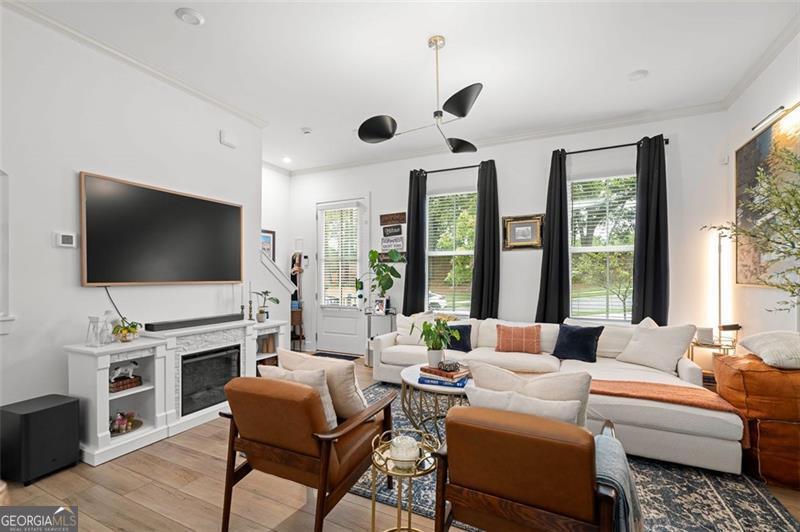 1328 Breezy SE