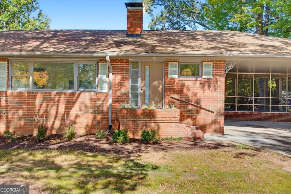Photo of 2319 Clearwater Drive SE, Marietta, GA 30067 (MLS # 10879863)