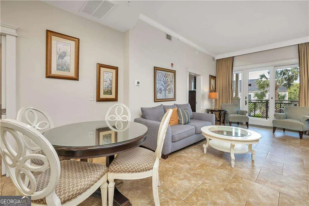 1015 Beachview Drive Unit 103
