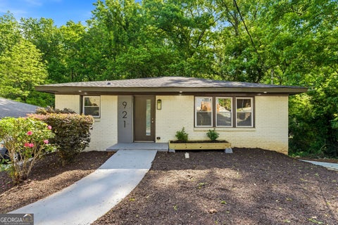 Photo of 921 Hall Street NW, Atlanta, GA 30318 (MLS # 10850364)