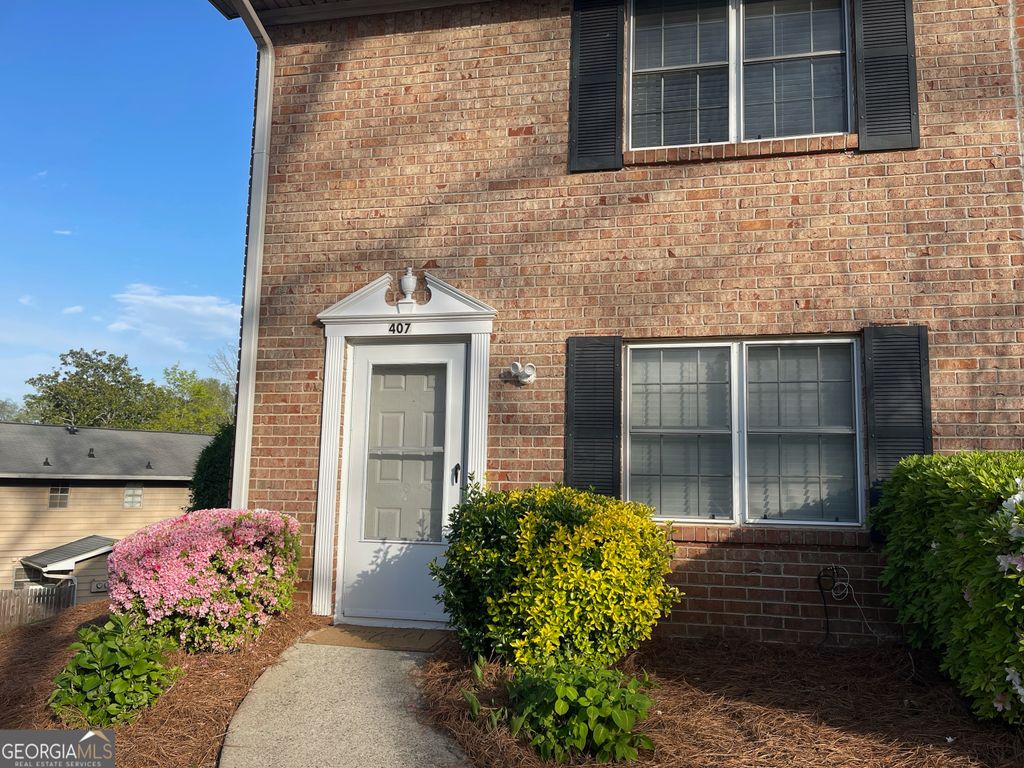 Photo of 407 Northdale Ct, Lawrenceville, GA 30046 (MLS # 10731492)
