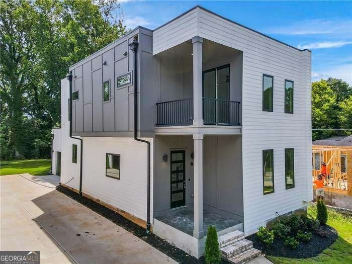 1148 West AVE SW