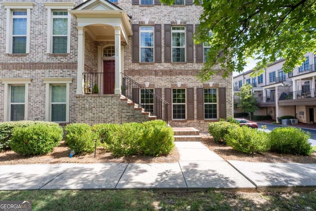 Photo of 1034 East Paces Chas NE, Atlanta, GA 30326 (MLS # 10796684)