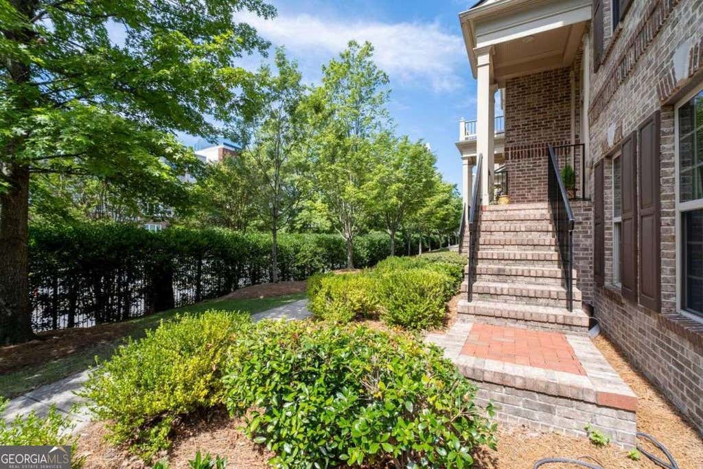 Photo of 1034 East Paces Chas NE, Atlanta, GA 30326 (MLS # 10796684)