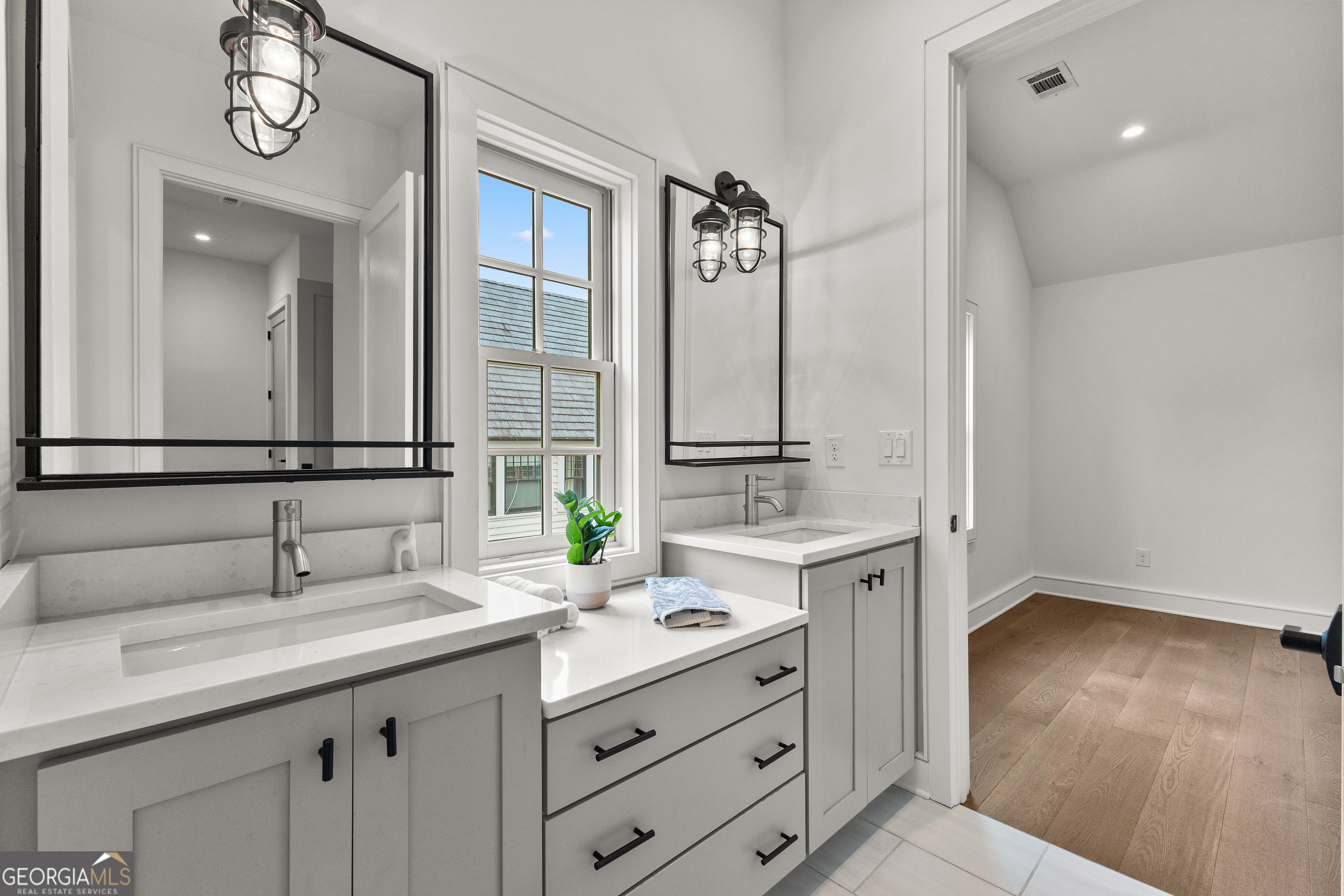 Fayetteville, Georgia 30214, United States, 4 Bedrooms Bedrooms, ,4 BathroomsBathrooms,Residential,Active,206723