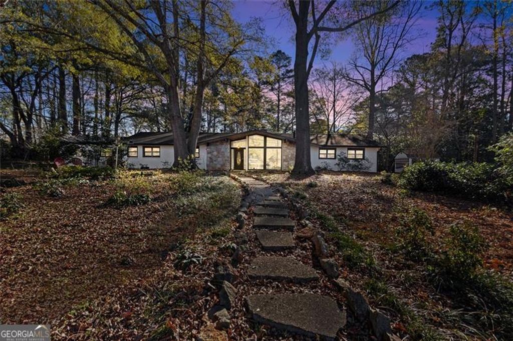 Photo of 2678 HUMMINGBIRD Dr, Duluth, GA 30096 (MLS # 10658858)