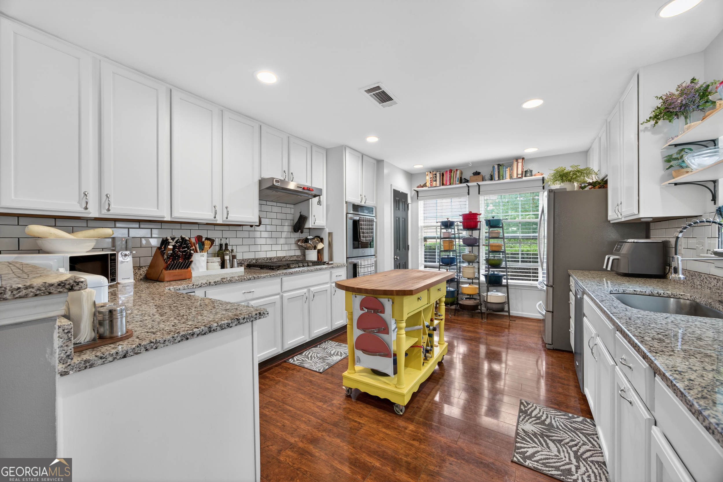269 Edinburgh LN
