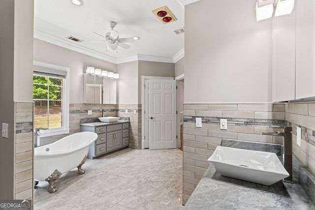 1190 Maple Grove RD