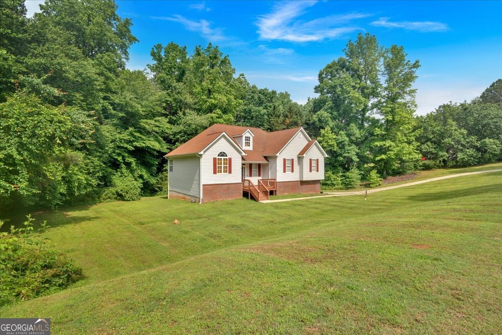 Photo of 185 White Oak Court, Carrollton, GA 30116 (MLS # 10721211)