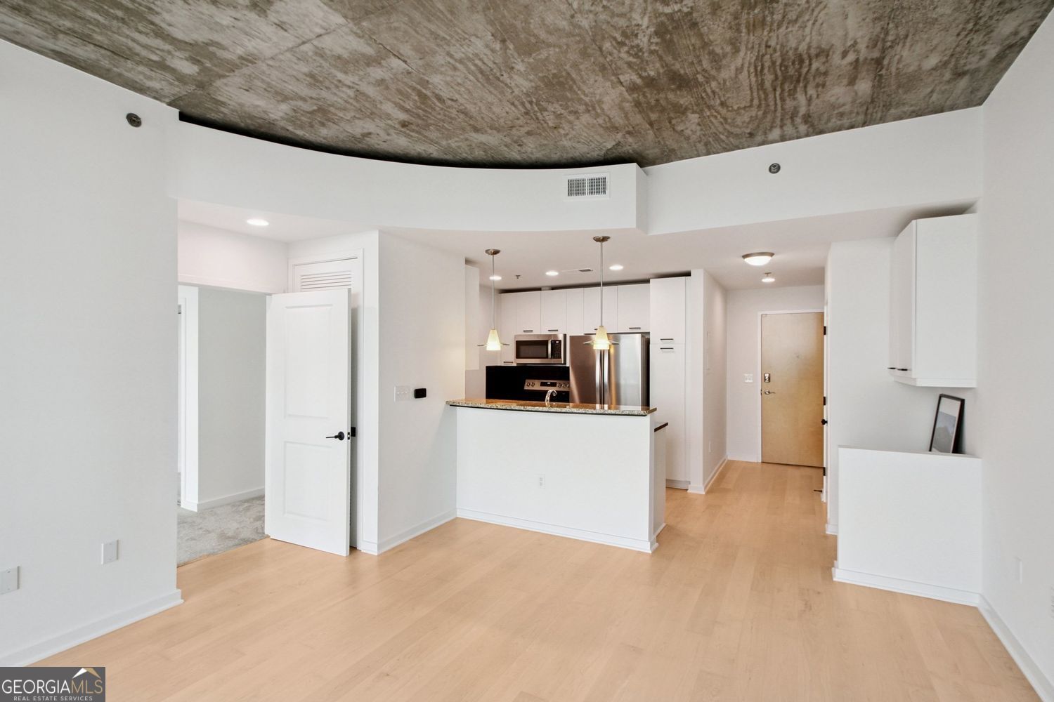 3324 Peachtree RD NE 2904