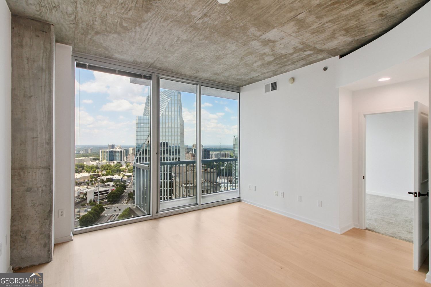 3324 Peachtree RD NE 2904