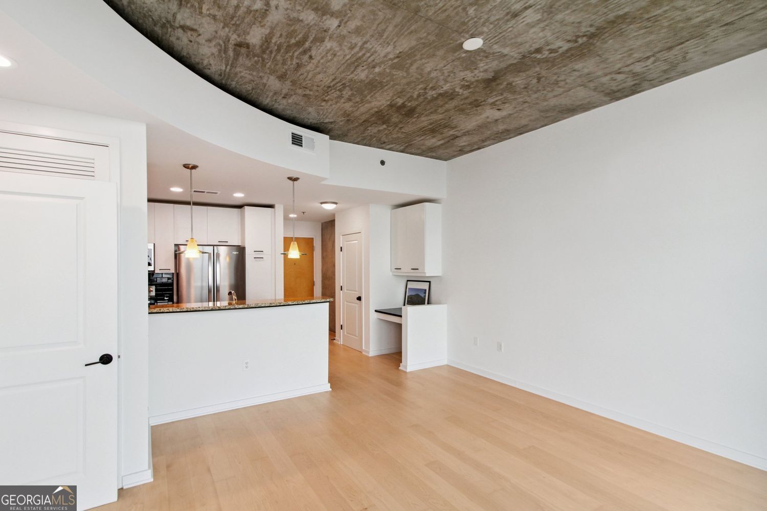 3324 Peachtree RD NE 2904