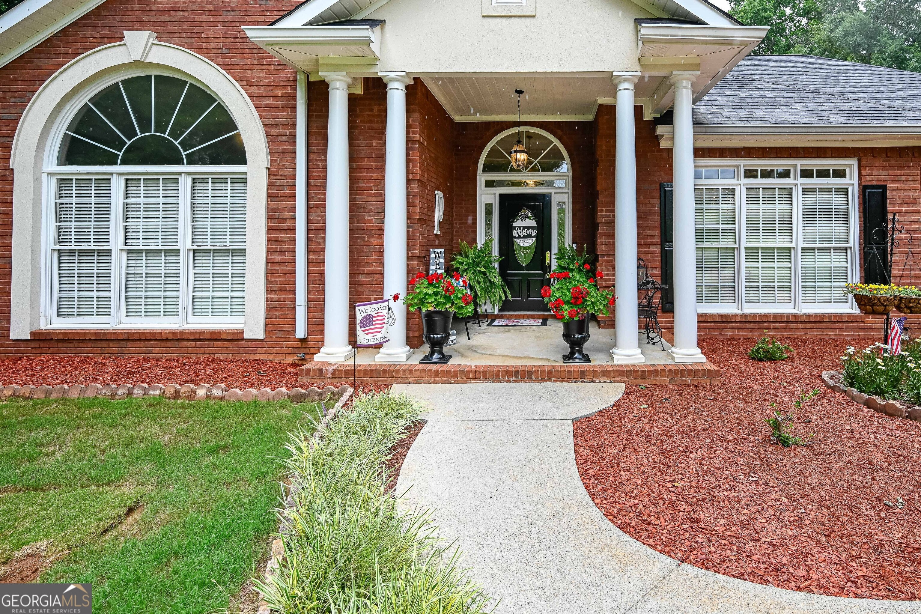 8227 Farmington LN
