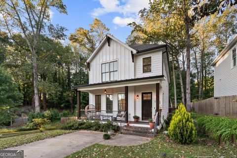 Photo of 1771 Derry Avenue SW, Atlanta, GA 30310 (MLS # 10618734)