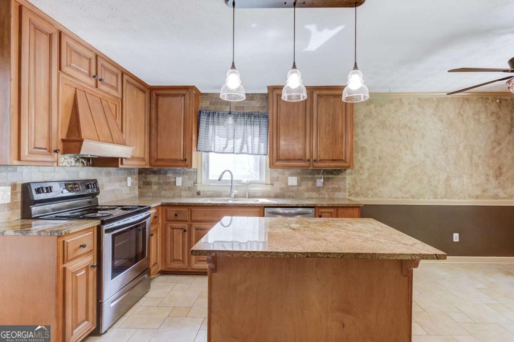 Photo of 6564 Parkside Way, Tucker, GA 30084 (MLS # 10758532)