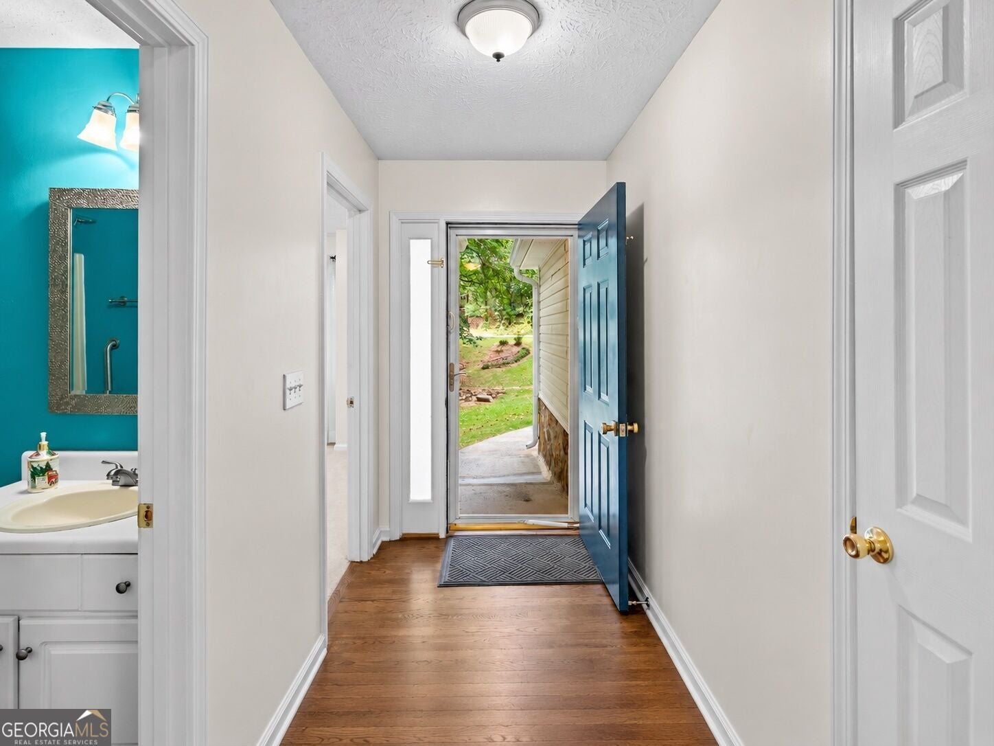 1004 Lakeview PKWY