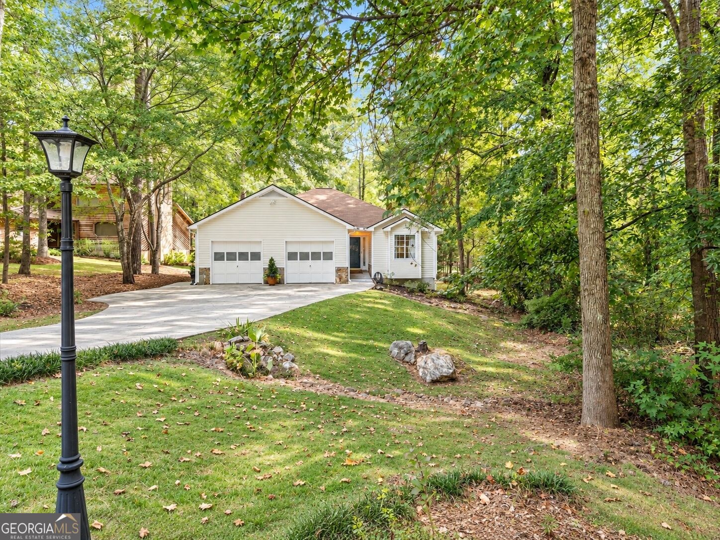 1004 Lakeview PKWY