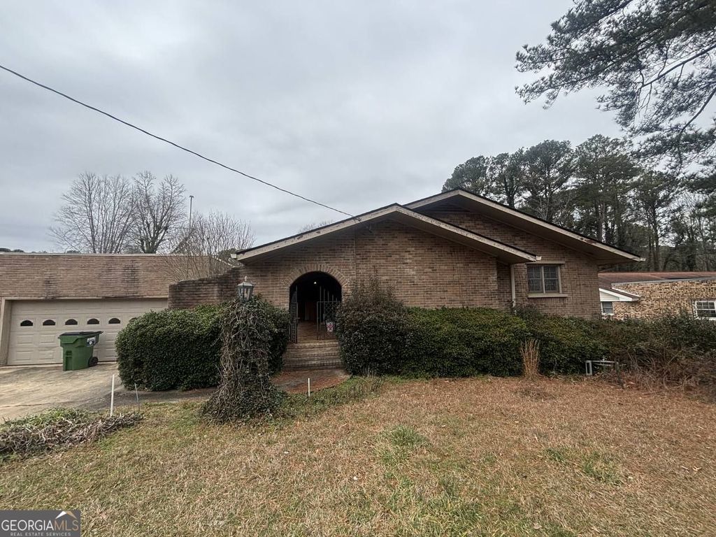 Photo of 6403 Briarwood Court, Riverdale, GA 30296 (MLS # 10687438)