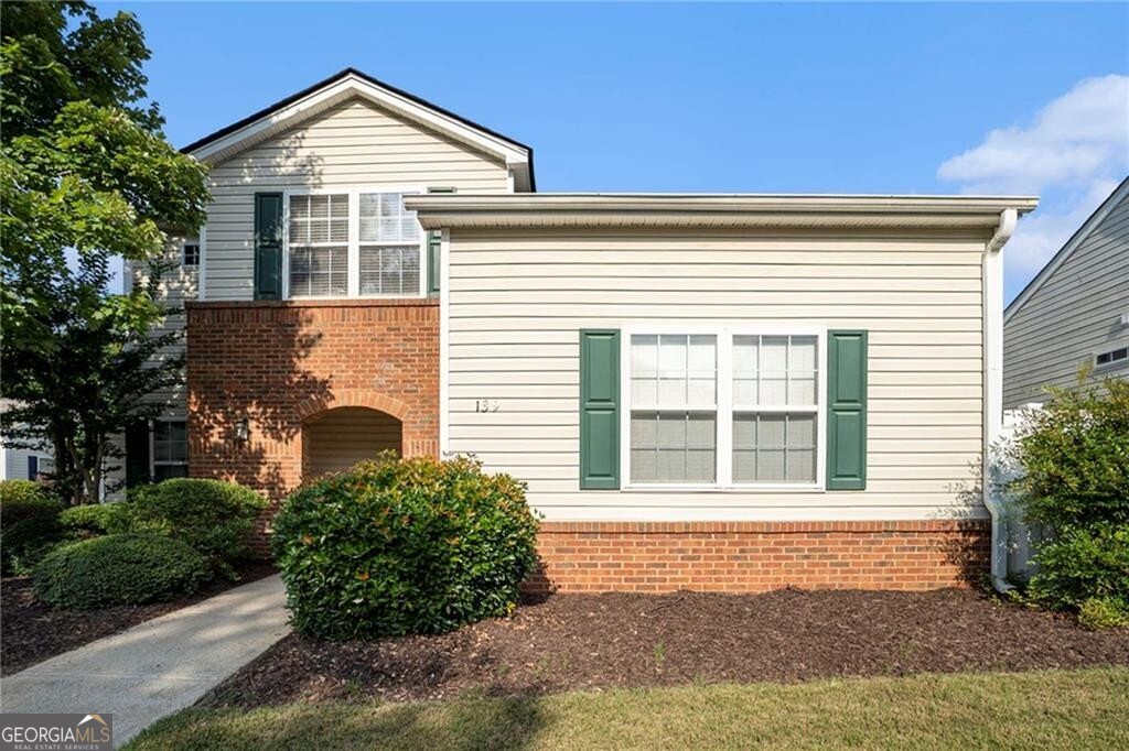 Beautiful Home in Prime Woodstock Location, a charming and spacious home nestled in one of Woodstock's most desirable neighborhoods. This beautifully maintained residence offers comfort, style, and convenience just minutes from Downtown Woodstock, parks, shopping, dining, and top-rated schools. Open-concept floor plan with abundant natural light, modern kitchen with granite countertops & ample cabinet space. Cozy living area which is perfect for relaxing or entertaining. Private fenced backyard with patio - ideal for outdoor enjoyment, attached garage + driveway parking. In-unit laundry for added convenience. Minutes to I-575 for easy commuting, close to The Outlet Shoppes at Atlanta, Costco, and Downtown Woodstock's vibrant scene. Zoned for excellent Cherokee County schools. Available for immediate move-in! Pets at Owner's discretion, $300 pet deposit.
