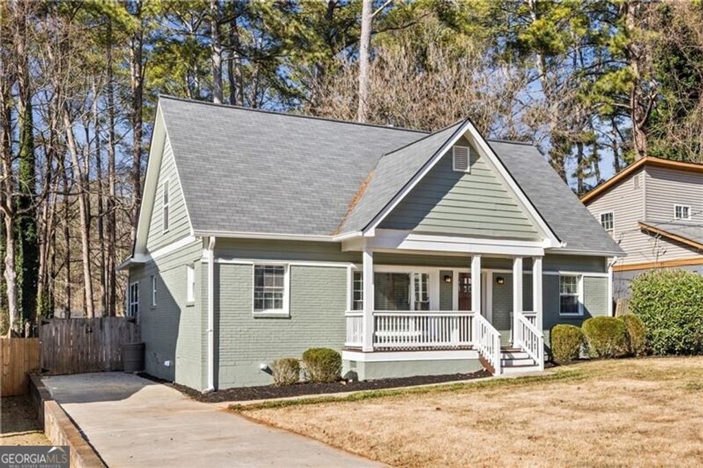 Photo of 1498 Deerwood Drive, Decatur, GA 30030 (MLS # 10684823)