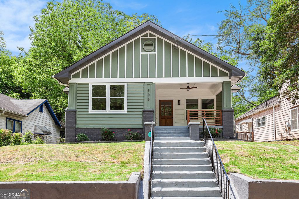 Photo of 905 Gaston Street SW, Atlanta, GA 30310 (MLS # 10702387)