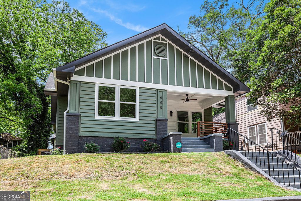 Photo of 905 Gaston Street SW, Atlanta, GA 30310 (MLS # 10702387)