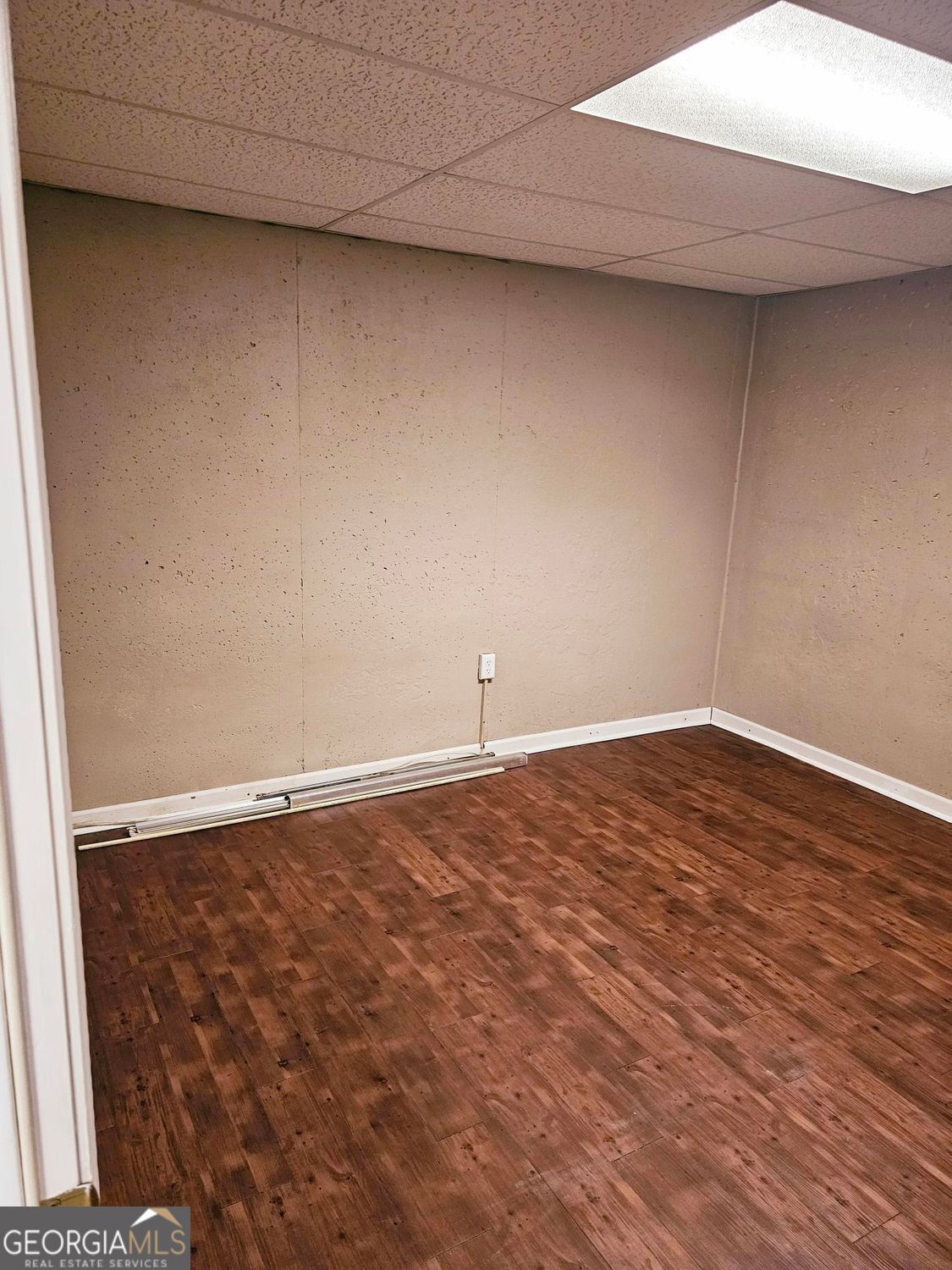 KERRY CREEK - Residential Lease