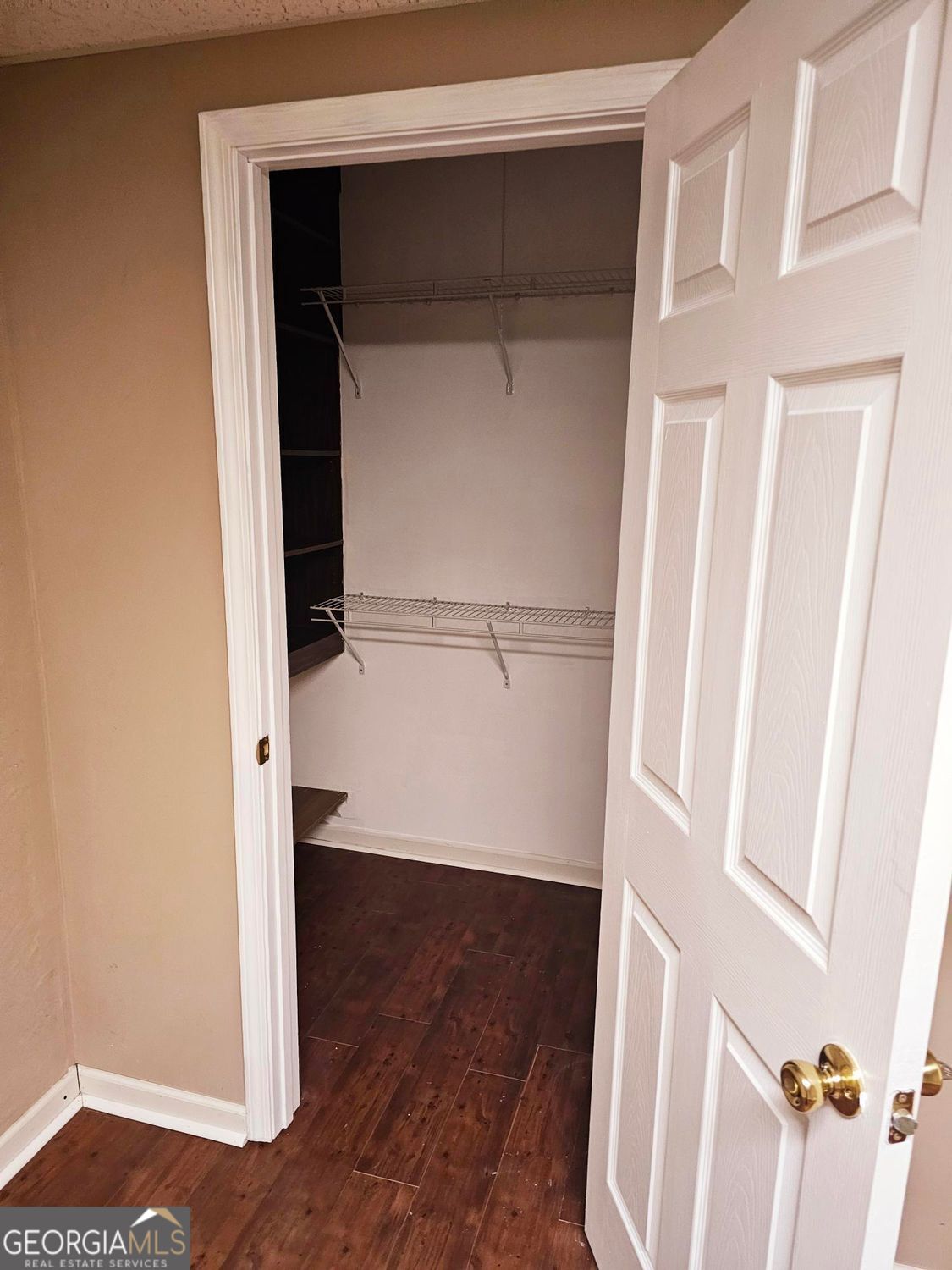KERRY CREEK - Residential Lease
