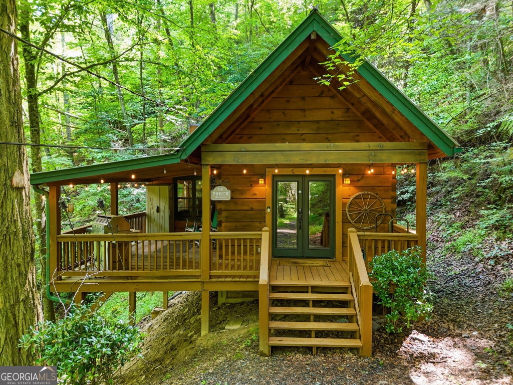 Photo of 329 Laurel Ridge Drive, Blue Ridge, GA 30513 (MLS # 10783870)