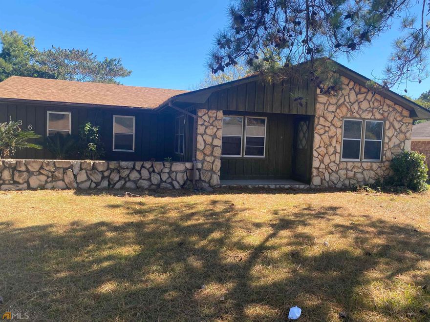 BACK ON THE MARKET AT NO FAULT TO SELLER!! 3 BEDROOM/2 BATH HOUSE WITH TOTAL TRANSFORMATION!  This home has been recently remodeled with NEW FLOORS, FRESH PAINT, NEW SELF CLOSING TOLIETS, NEW BACKSPLASH, NEW FRIDGERATOR, NEW OVEN, NEW MICROWAVE, NEW HOT WATER HEATER, NEW CEILING FANS!!  Plus NEW ROOF in 2020 and NEW HVAC in 2018.  Home has double pane windows and a single detached car garage too!  To top it off, there's a great back yard with a patio!  APPRAISED HIGHER THAN ASKING PRICE.